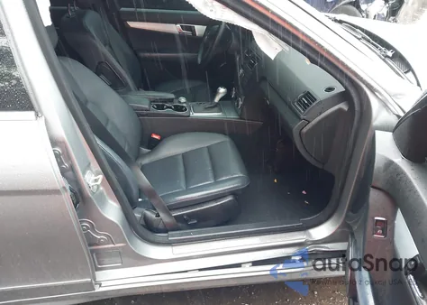 2008 Mercedes-Benz C 300 из США, поврежденный, VIN WDDGF54X48F189512